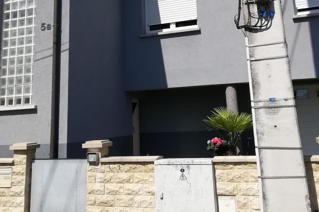 Appartement Agreable อาเกอโน ภายนอก รูปภาพ