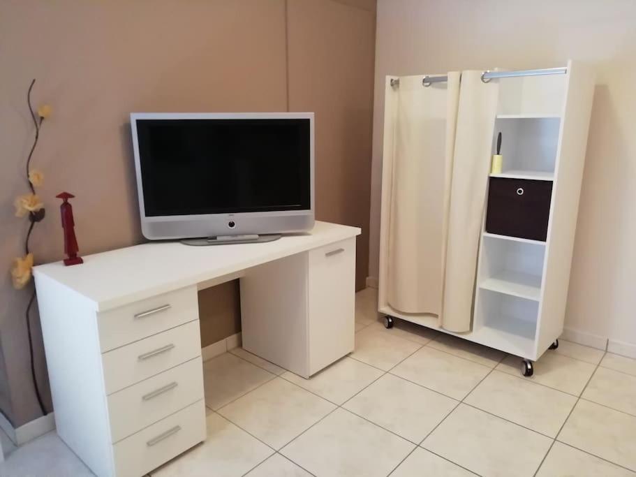 Appartement Agreable อาเกอโน ภายนอก รูปภาพ